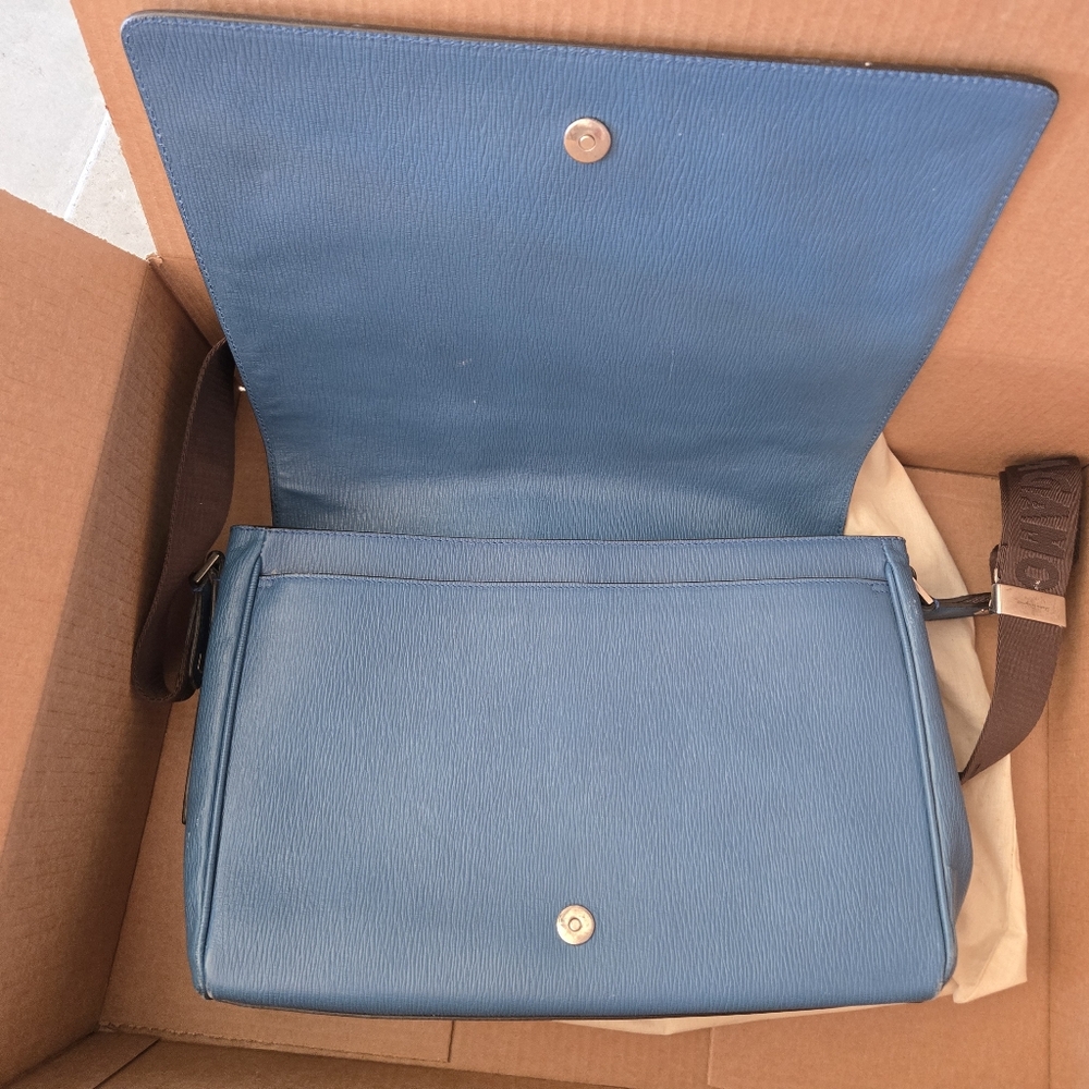 Messenger bag - Picture 10 of 10